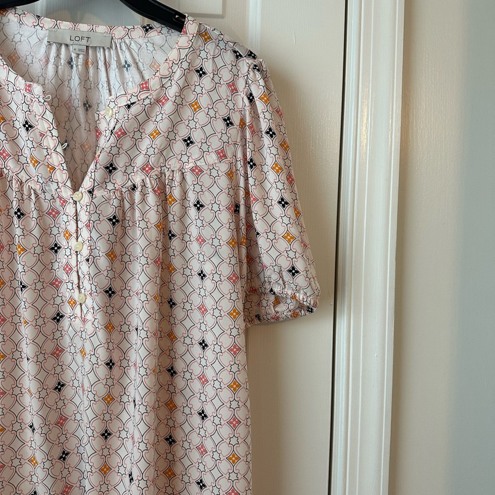 Loft Geometric Blouse. Medium - Picture 3 of 4